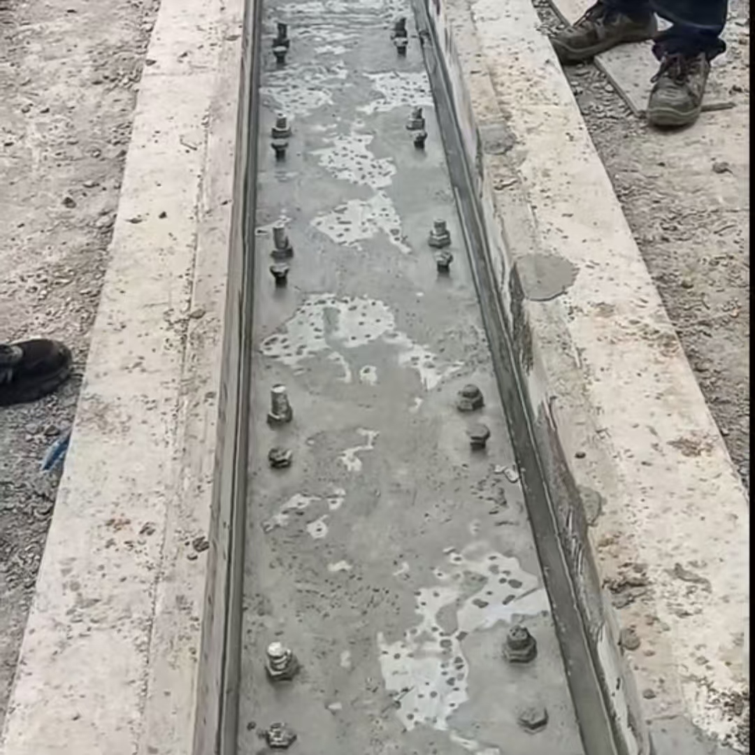 顺庆港口码头起重机龙门吊重型机械设备稳固用早强快凝轨道胶泥